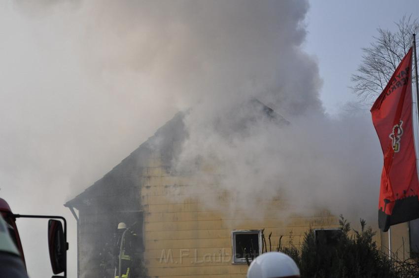 Haus komplett ausgebrannt Leverkusen P11.JPG